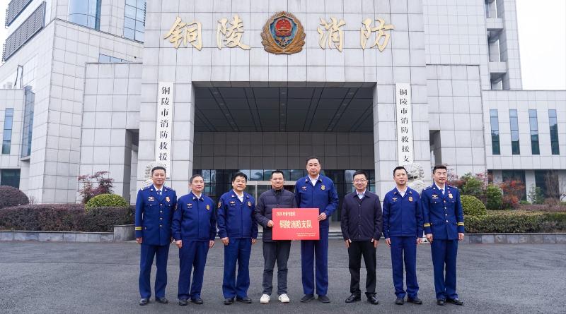 新春送暖情更浓
倪学文开展春节前走访慰问活动